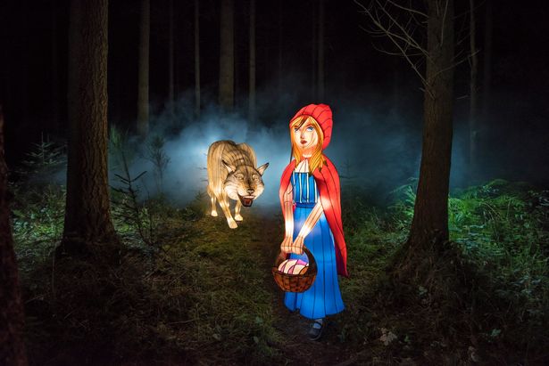 Little Red Riding Hood Lantern Scene