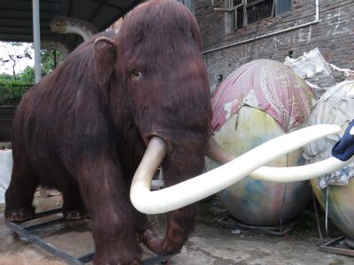 Life-Size Animatronic Woolly Mammoth — Ice Age Megafauna for Museum & Theme Park Exhibits