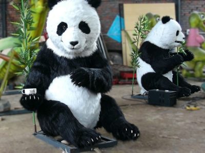 Lifelike Giant Panda Animatronic Model (Tea Ceremony Pose)