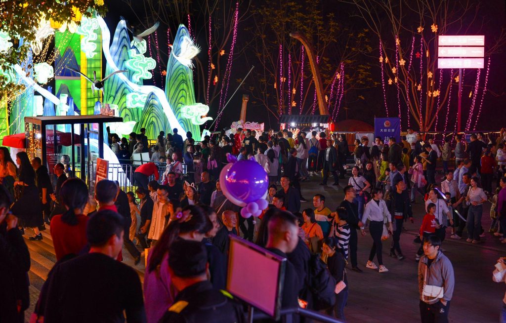 The Origin of Chinese Lantern Festivals: 5 Legendary Stories Behind the Lights