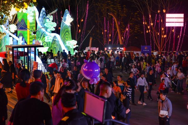 The Origin of Chinese Lantern Festivals: 5 Legendary Stories Behind the Lights