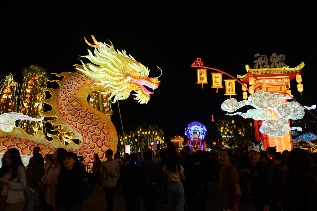 Chinese Lantern Color Meanings — Red, Gold, White & Symbolism Guide for Festivals | FestiveLanterns