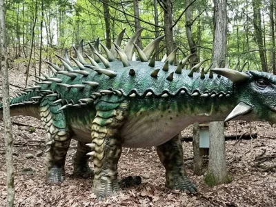 Animatronic Ankylosaurus — Armored Dinosaur with Spiked Tail Club