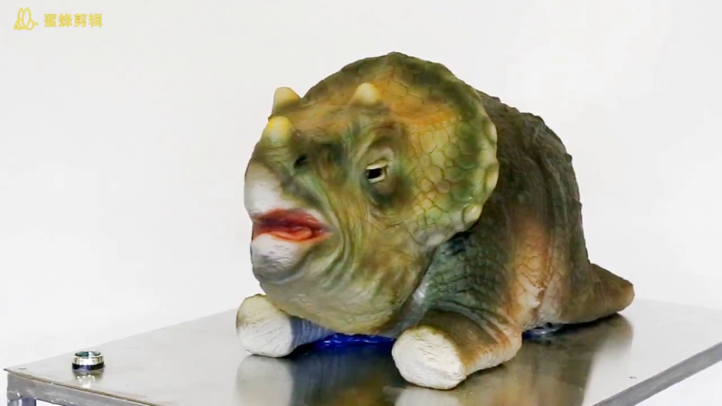 Brushless vs Servo vs Stepper Motors for Animatronic Dinosaurs — Motor Selection Guide for Custom Displays | FestiveLanterns