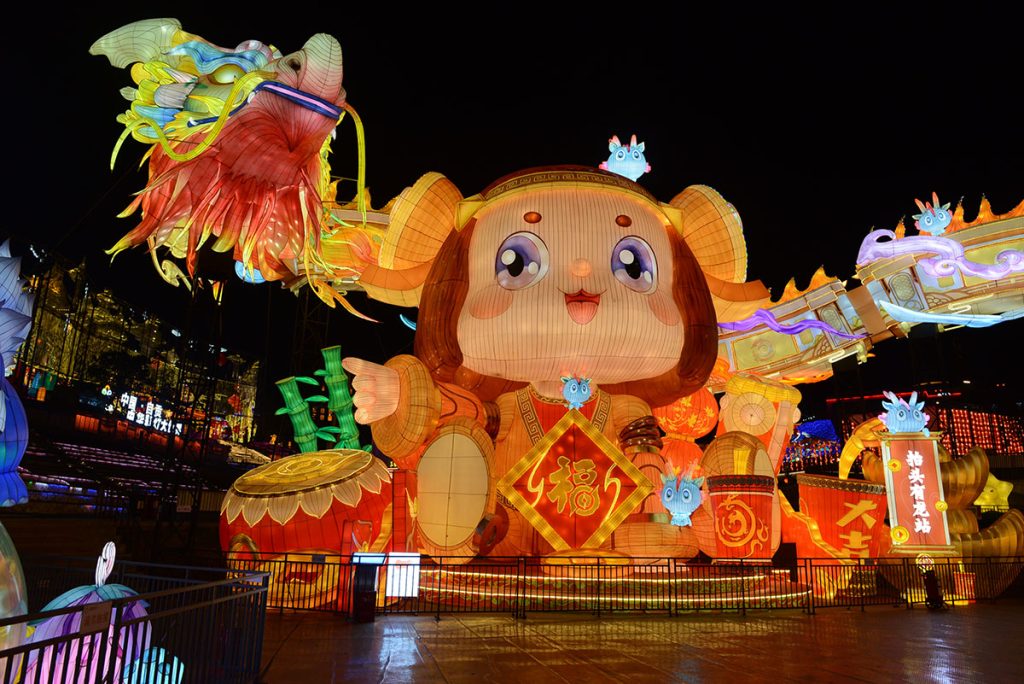 cartoon-auspicious-dragon-lantern