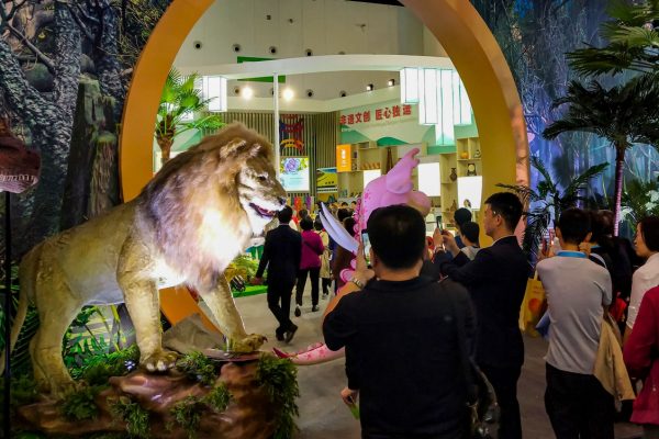 Animatronic Product Applications: From Theme Parks to Commercial Mall Displays — A Complete Guide form Animatronic dinosaur to animal