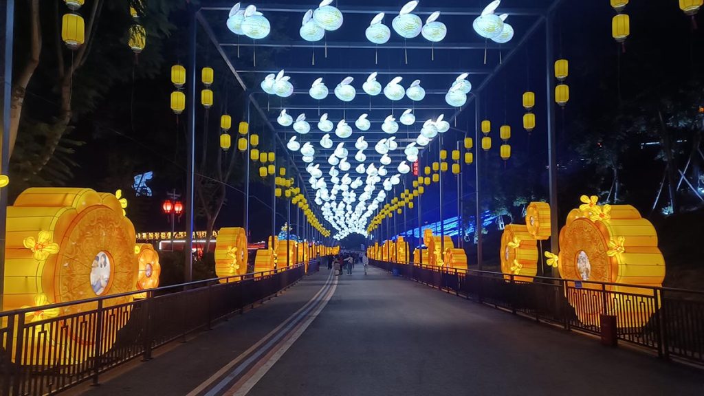 Mid-Autumn lantern festival — Custom Moon Festival Displays for Zoos, Parks & Cultural Venues