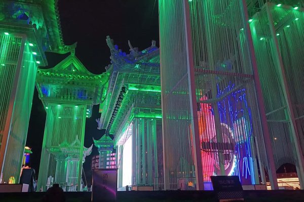 Article — Horizontal vs Vertical Wire Techniques in Lantern Frame Construction — How Directional Wiring Solves Aesthetic Challenges