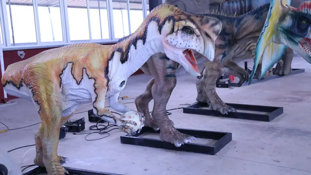 animatronic oviraptor full body brooding pose