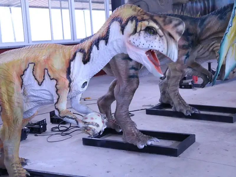 Life-Size Animatronic Oviraptor — Realistic Egg-Guardian Dinosaur Model for Museums & Exhibits
