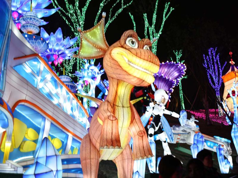 Cartoon Dinosaur Lantern Display – Fantasy Theme Park Light Sculpture