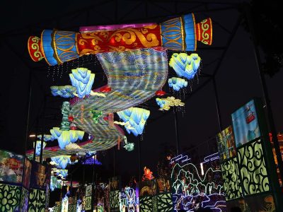Giant Chinese Scroll Lantern Display – Illuminated Painted Scroll Installation