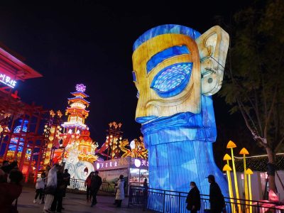 Sanxingdui Bronze Mask Lantern Display – Ancient Sichuan Culture Light Installation