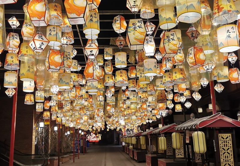 Chinese Poetry Lantern Corridor — Calligraphy & Ink-Painting Hexagonal Lanterns