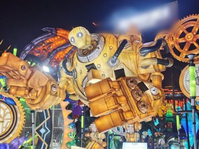 Giant Steampunk Robot Lantern — Game-Themed Night Landmark