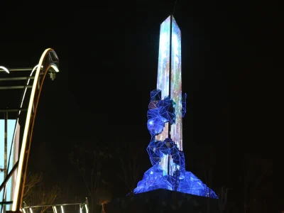A Modern Light Tower for Plazas and Waterfronts