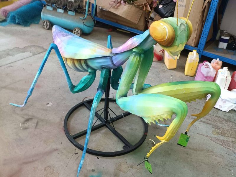 Mantis Lantern