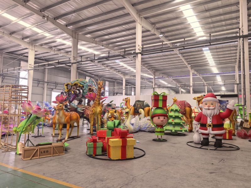 Santa Claus Lantern Figure